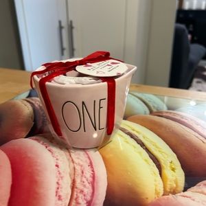 Light pink measuring cups